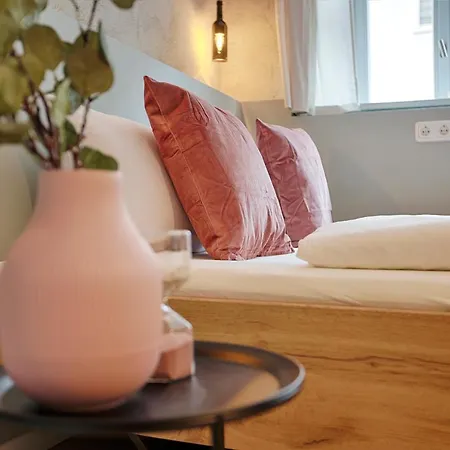 Homie Julius - Διαμέρισμα *